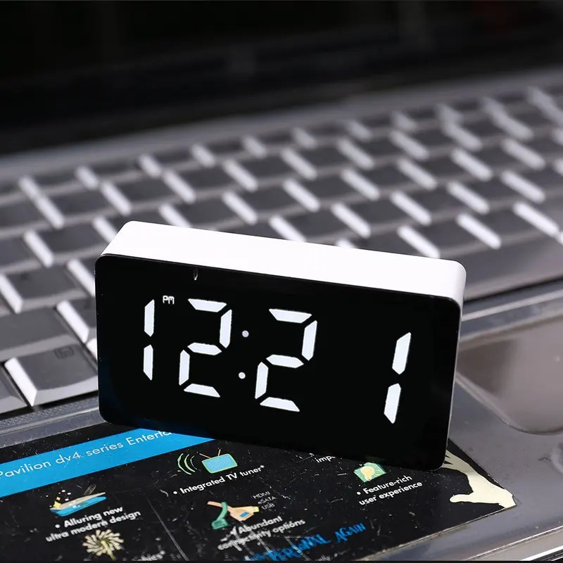 Sveglia a specchio con orologi - Electronics Gadgets Wholesale recensione e prezzo